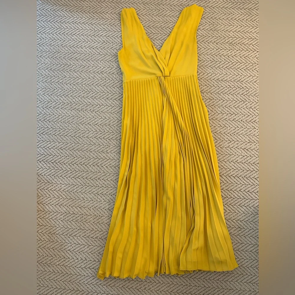 Vince pleated midi dress - Picture 5 of 8
